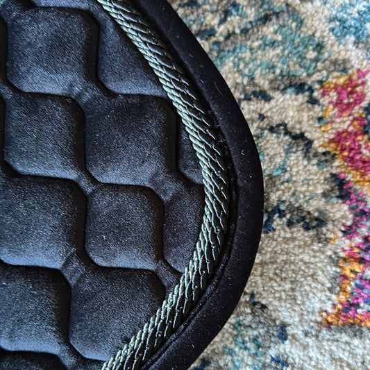 Anna Scarpati Black Velvet Jump Pad